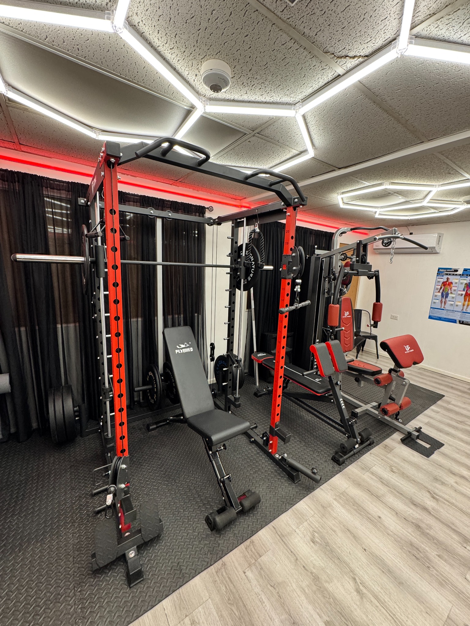 ArubaSalsa Gym strength training area